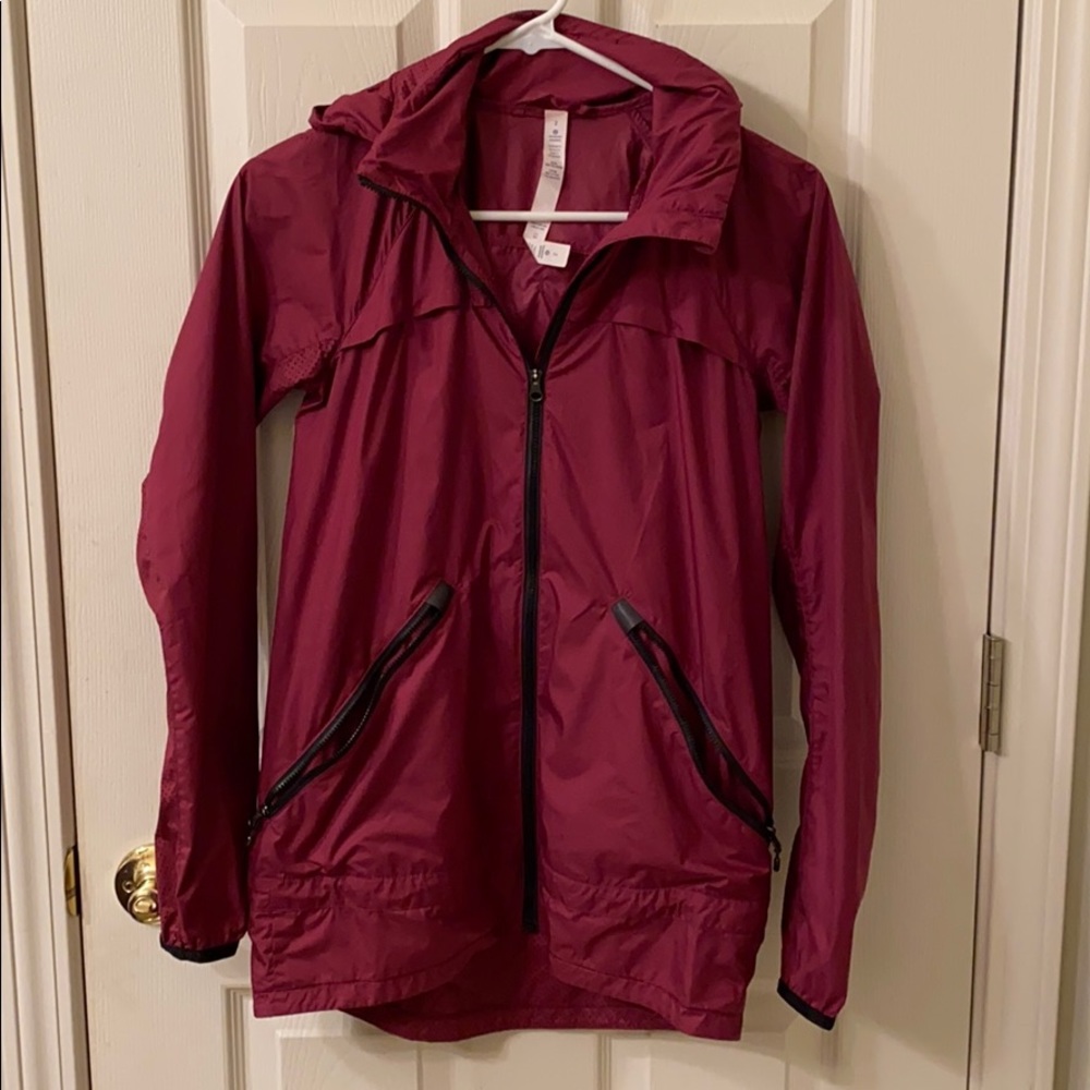 Lululemon size 2 rain coat
